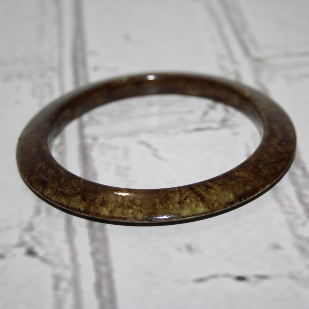🟤💚 Vintage Brown & Green Chunky Bangle Bracelet – 7" · 2⅝" Wide ·